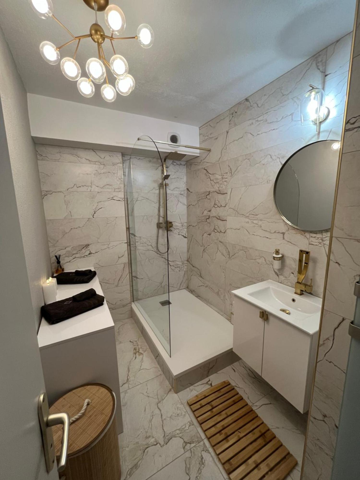« Le Boudoir D'Elodie » Le Spa Romantique Saint-Léonard Εξωτερικό φωτογραφία