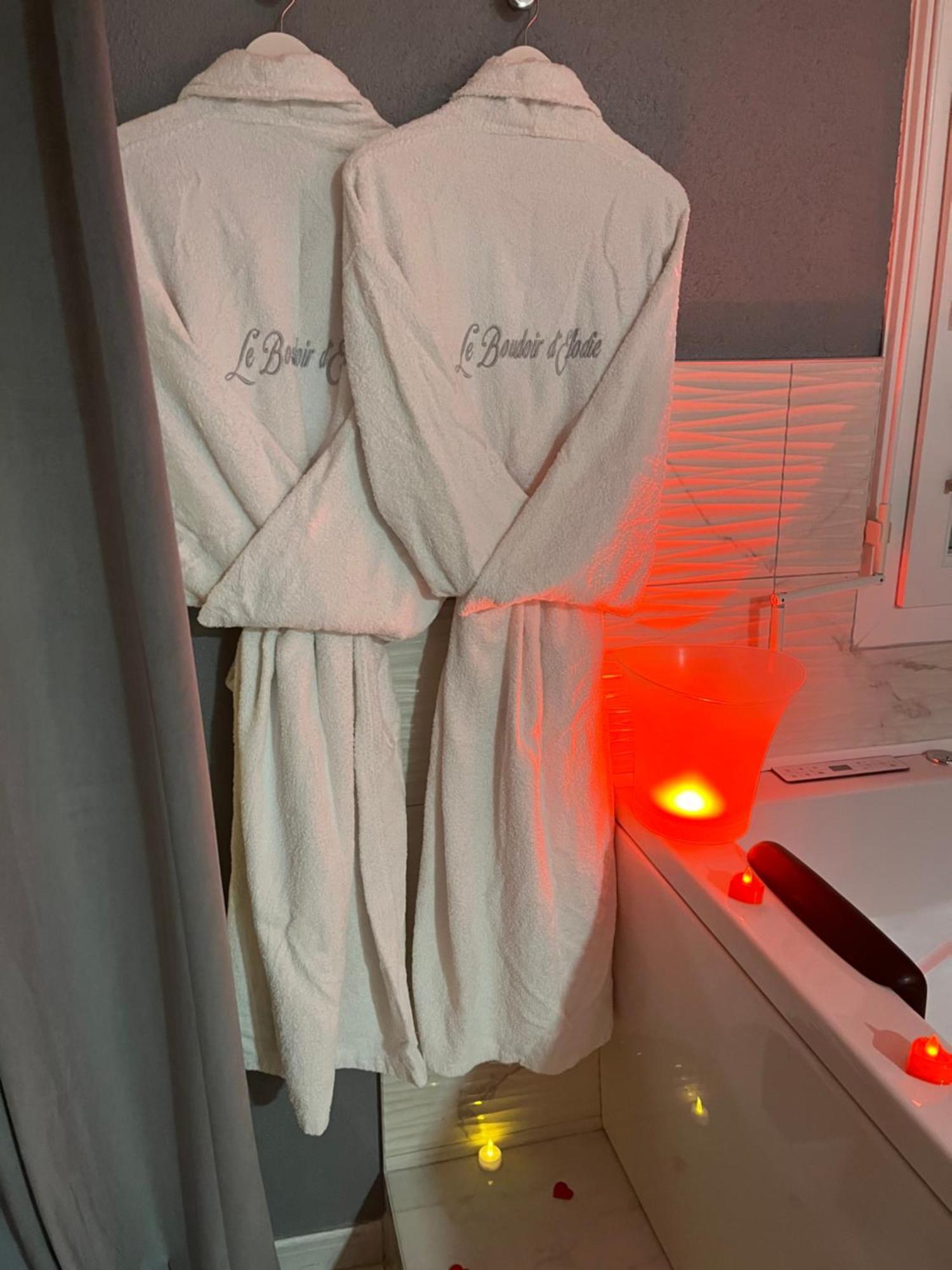 « Le Boudoir D'Elodie » Le Spa Romantique Saint-Léonard Εξωτερικό φωτογραφία